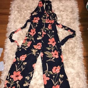 Adorable sleeveless jumpsuit🌺